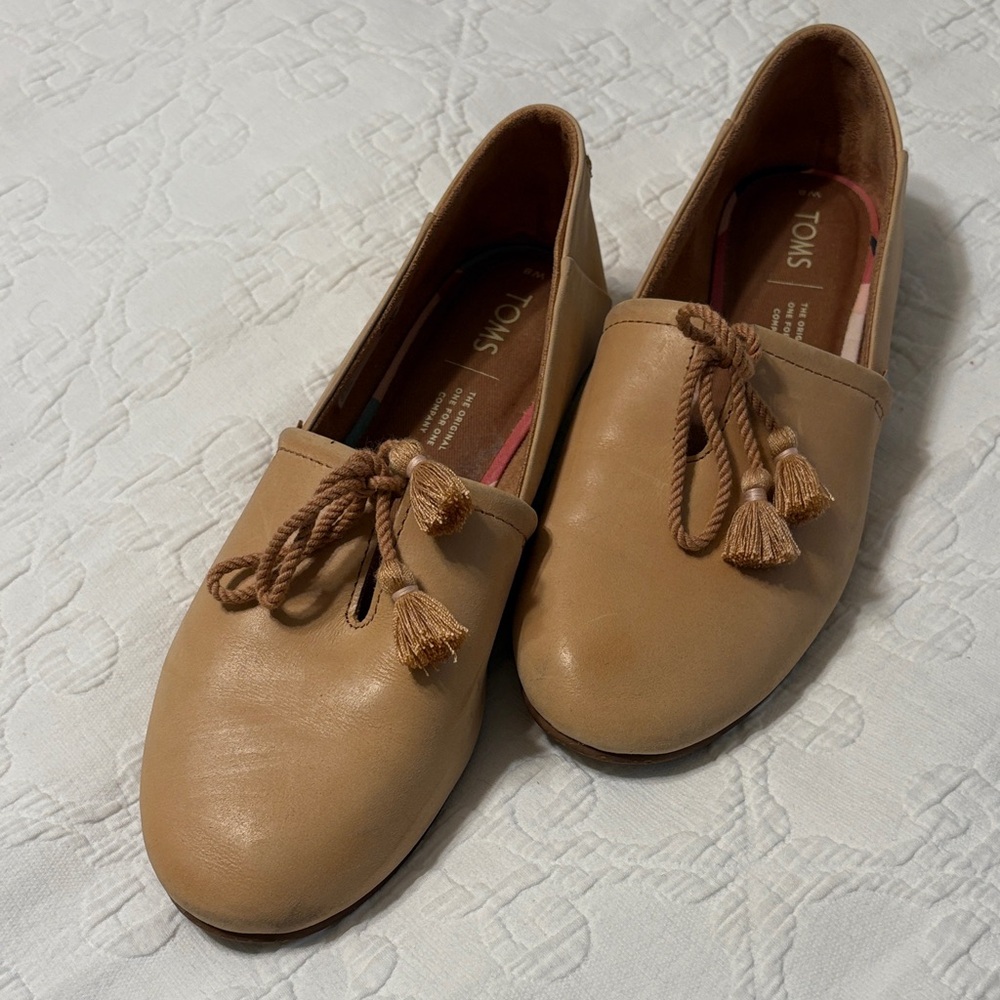 Toms Tan Leather Tassel Loafers